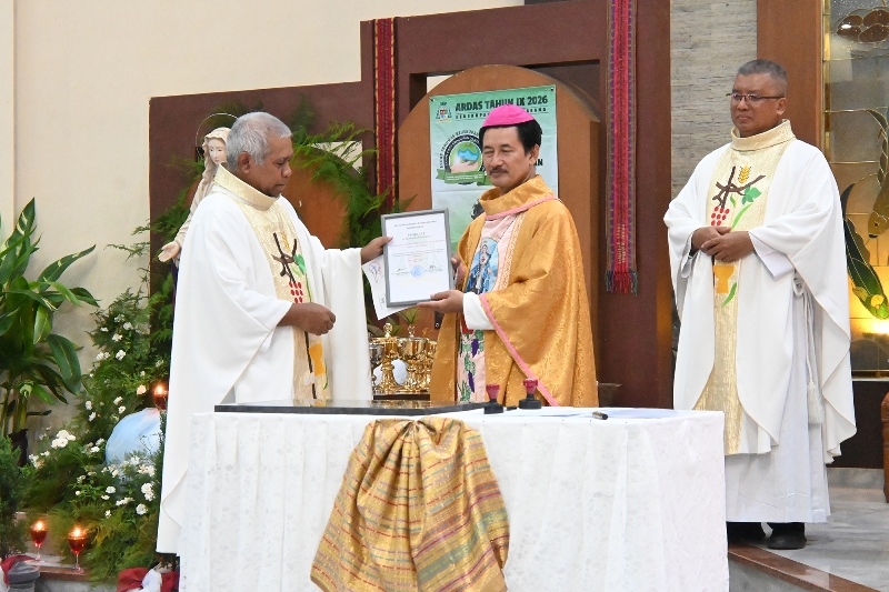 Uskup Vinsensius Resmikan Peningkatan Status Gereja Stasi St. Maria Immaculata Way Kandis Menjadi Paroki.